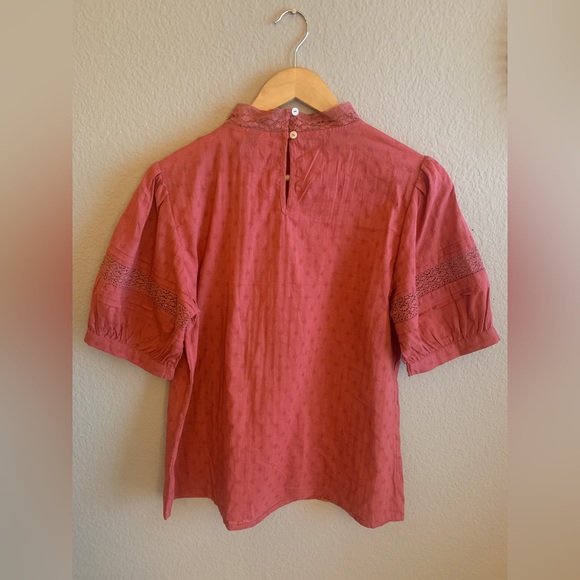 NWT Universal Thread Womens Blouse Salmon Pink Puff Sleeve Mock Neck Lace Size M - Picture 2 of 6